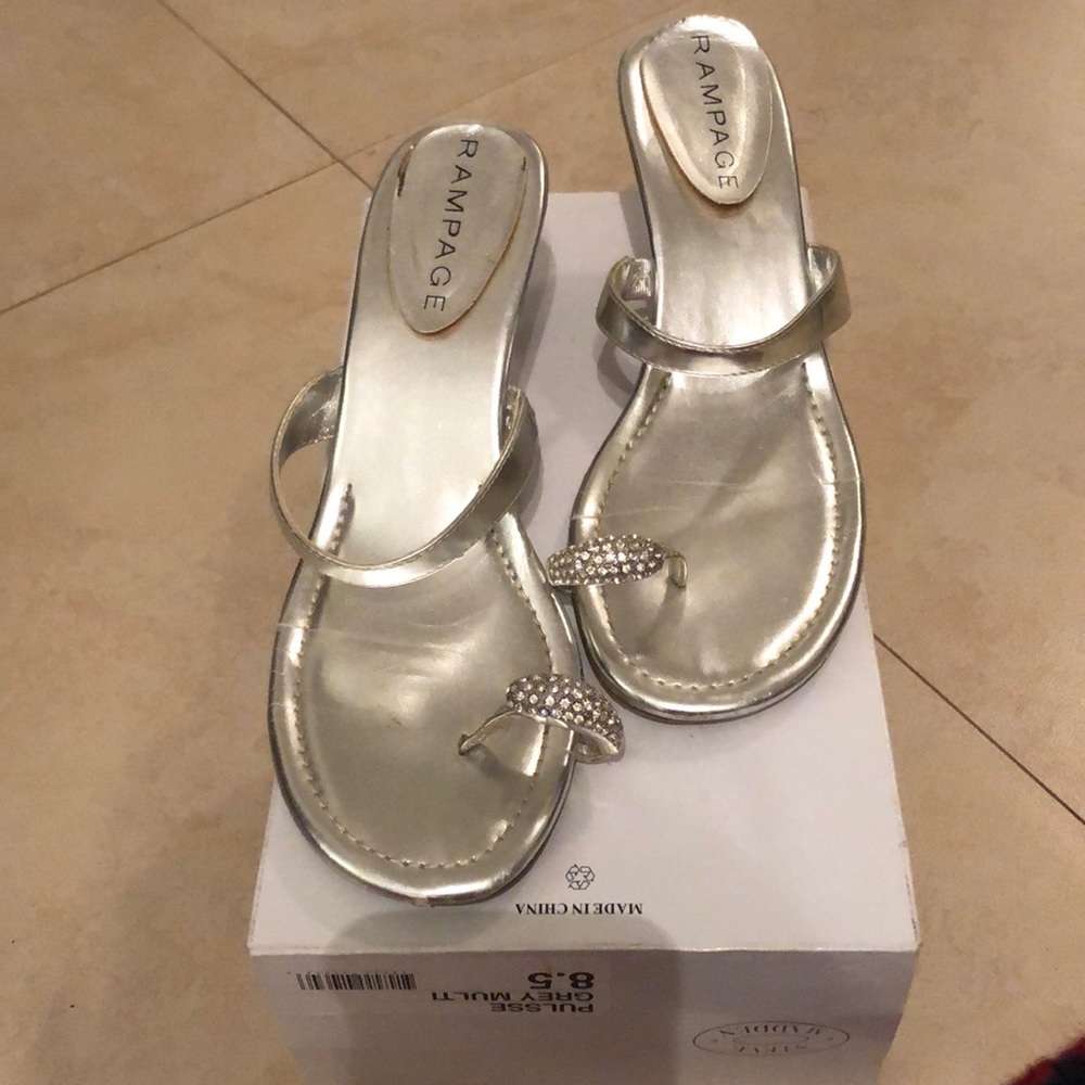 Silver rhinestone toe sandals